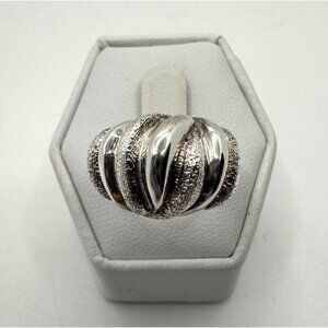 Vintage Sterling Silver Wave Ring‎ size 8 Stamped .925 Dome Sparkle